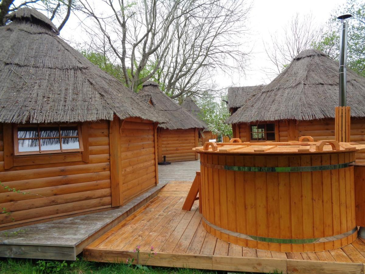 Tonn"O Loisirs Villa Servel Exterior photo